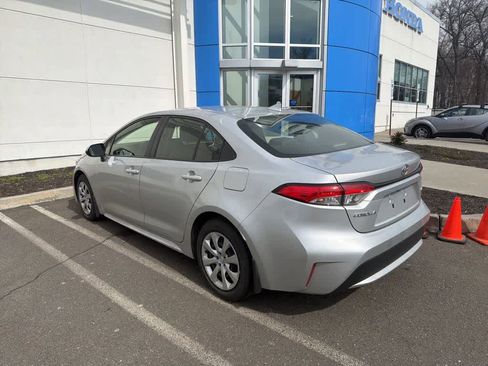 Used 2022 Toyota Corolla LE w/ Carpet Mat Package (TMS) image 8