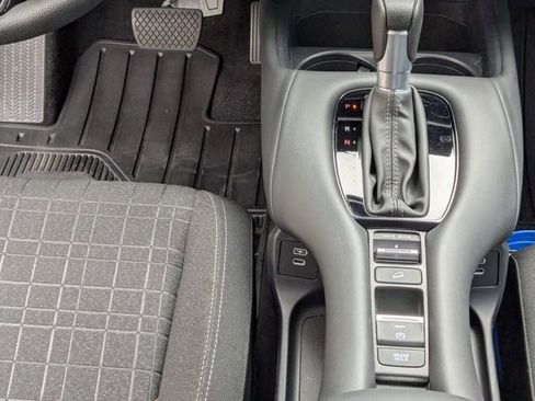 Certified 2024 Honda HR-V LX image 17