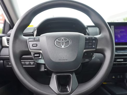 Used 2025 Toyota Camry LE FWD image 18
