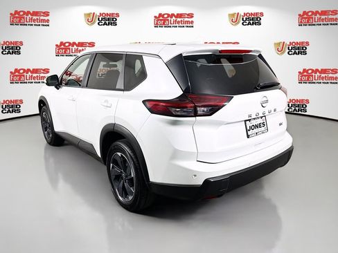 Certified 2024 Nissan Rogue SV image 2
