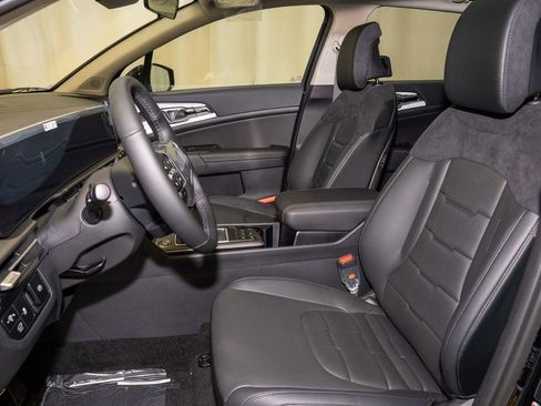 New 2026 Kia Sportage SX image 13