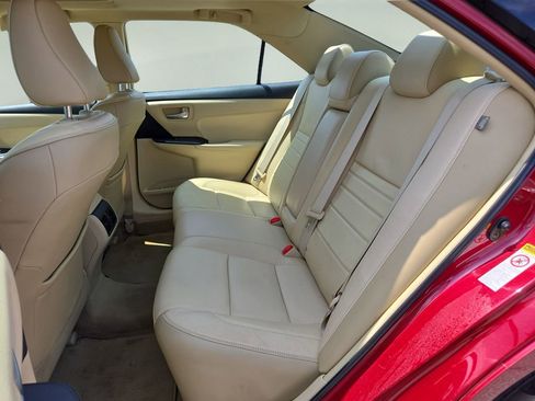 Used 2015 Toyota Camry XLE FWD image 12