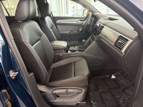 Used 2023 Volkswagen Atlas Cross Sport SE FWD image 25