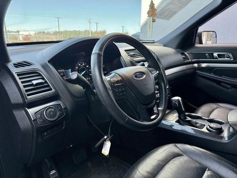 Used 2018 Ford Explorer XLT w/ Equipment Group 202A image 18