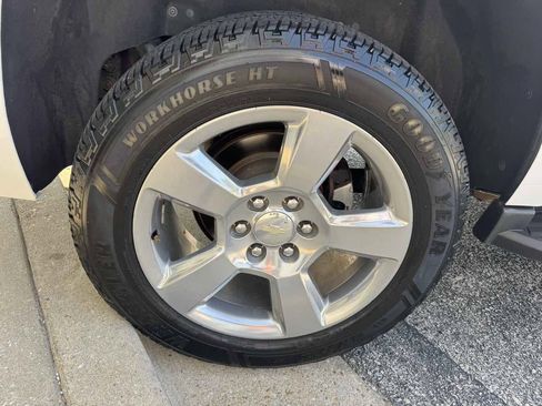 Used 2020 Chevrolet Tahoe LT w/ Luxury Package RWD image 39