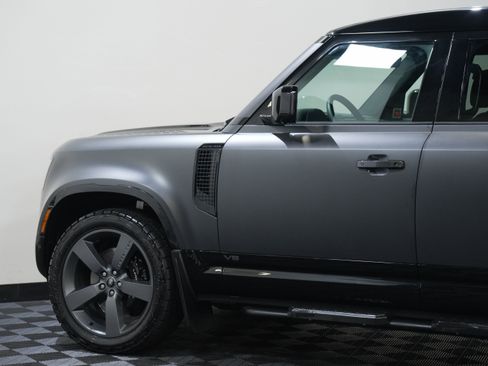 Used 2025 Land Rover Defender 110 V8 AWD/4WD image 18