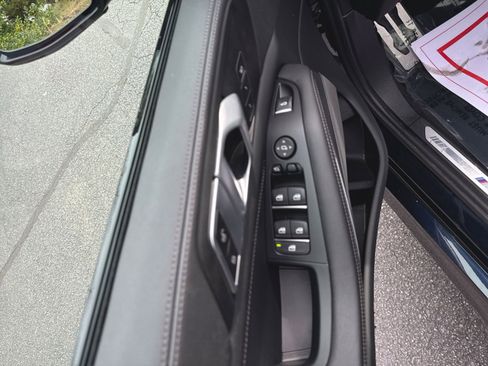 Used 2023 BMW X5 xDrive40i w/ M Sport Package image 9