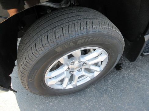 Certified 2023 Chevrolet Silverado 1500 LT AWD/4WD image 13