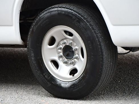 Used 2022 Chevrolet Express 3500 LS image 16