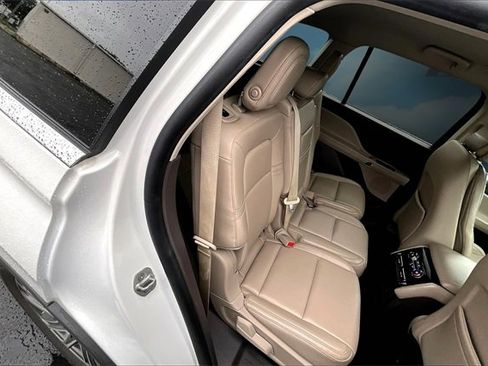 Used 2020 Lincoln Aviator 2WD image 27