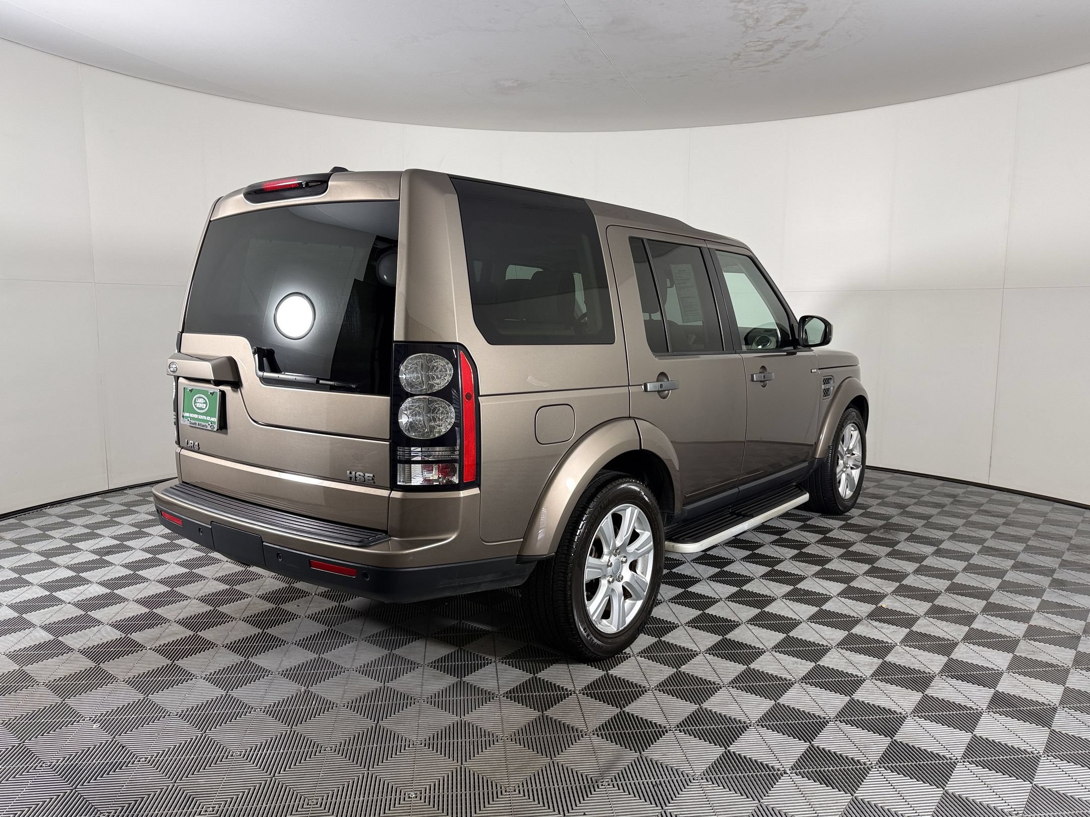 Used 2015 Land Rover LR4 HSE AWD/4WD image 9