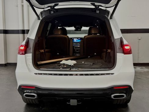 Used 2025 Mercedes-Benz GLS 450 4MATIC image 15
