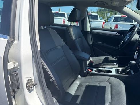 Used 2013 Volkswagen Passat 2.5 SE FWD image 9