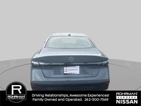 Used 2026 Nissan Sentra SV w/ SV Convenience Package FWD image 5