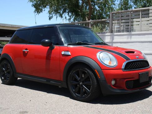 Used 2011 MINI Cooper S FWD image 2