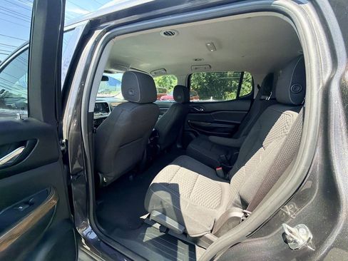 Used 2017 GMC Acadia SLE FWD image 54