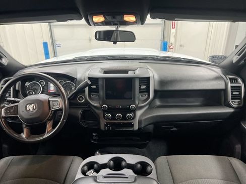 Used 2024 RAM 3500 Tradesman w/ Chrome Appearance Group AWD/4WD image 10