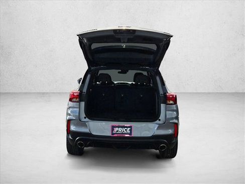 Used 2023 Chevrolet TrailBlazer RS w/ Sun and Liftgate Package FWD image 6