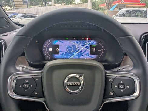 Used 2024 Volvo C40 Recharge Core AWD/4WD image 39