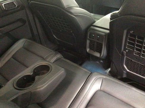 New 2025 Ford Bronco Badlands image 40