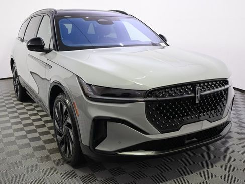 New 2026 Lincoln Nautilus Reserve w/ Jet Appearance Package image 9