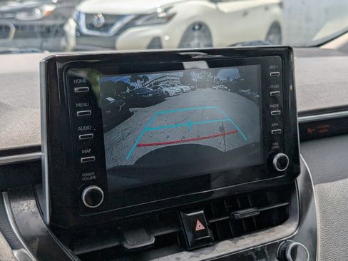 Used 2020 Toyota Corolla LE image 24