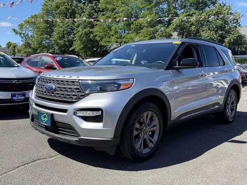 Used 2022 Ford Explorer XLT w/ Equipment Group 202A AWD/4WD image 1