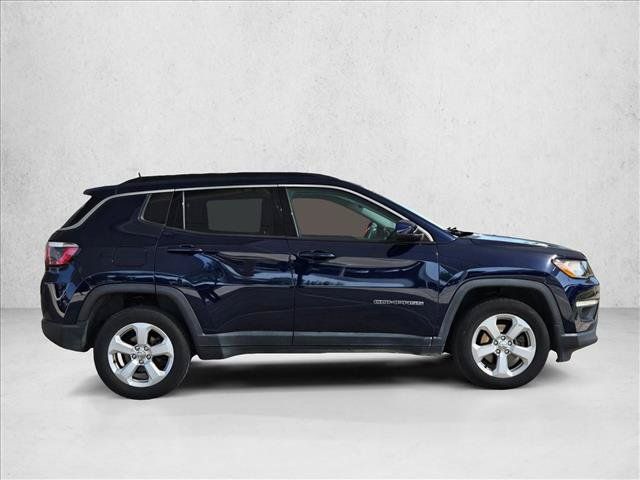 Used 2018 Jeep Compass Latitude w/ Popular Equipment Group AWD/4WD image 4
