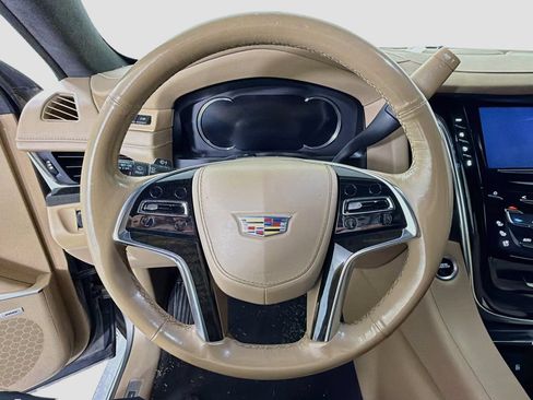 Used 2019 Cadillac Escalade Platinum AWD/4WD image 13