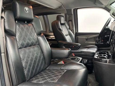 Used 2021 Chevrolet Express 2500 image 24