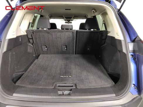 Used 2023 Nissan Rogue SV FWD image 11