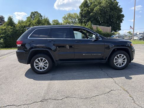 Used 2022 Jeep Grand Cherokee Laredo X AWD/4WD image 6