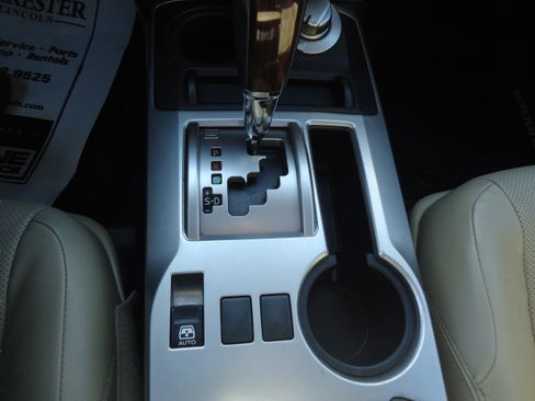 Used 2015 Toyota 4Runner Limited AWD/4WD image 23
