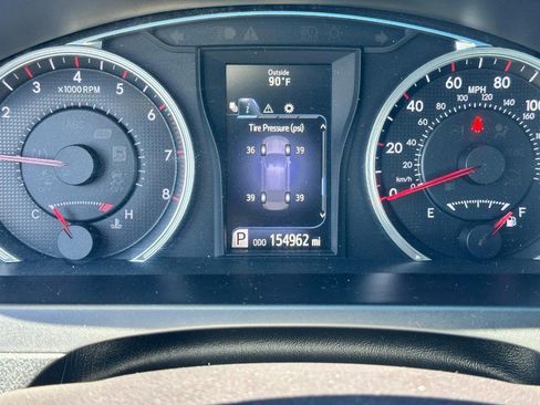 Used 2016 Toyota Camry SE FWD image 19