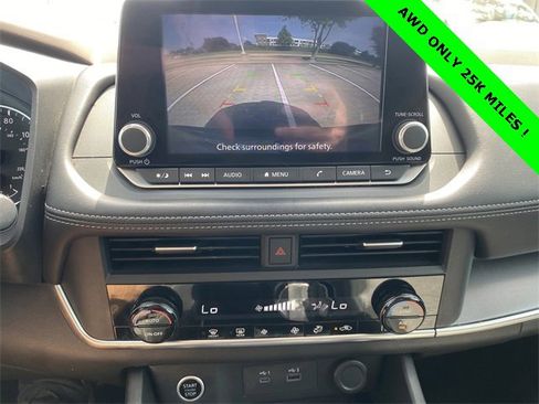Used 2023 Nissan Rogue SV image 20