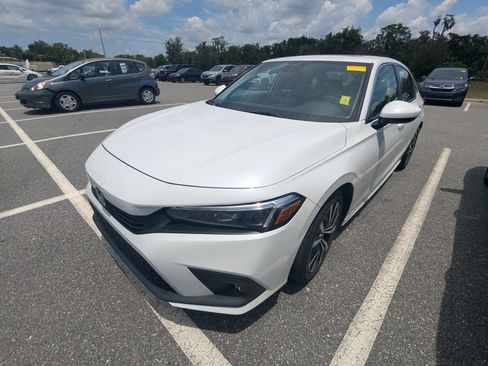Used 2023 Honda Civic EX image 3