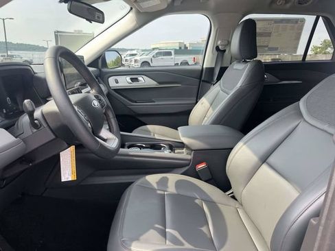 New 2026 Ford Explorer Active w/ Active Comfort Package AWD/4WD image 13