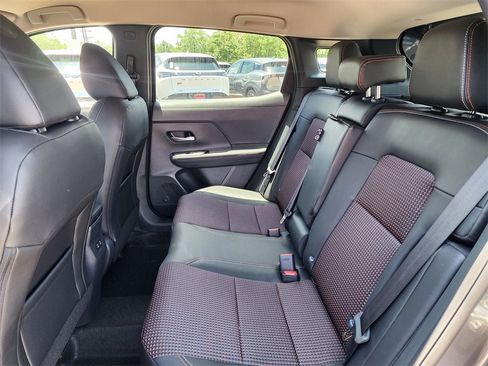 New 2025 Nissan Kicks SR image 8