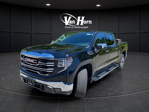 Used 2023 GMC Sierra 1500 SLT w/ SLT Premium Package AWD/4WD image 3