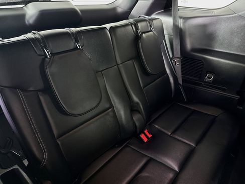 Used 2022 Ford Explorer ST image 40