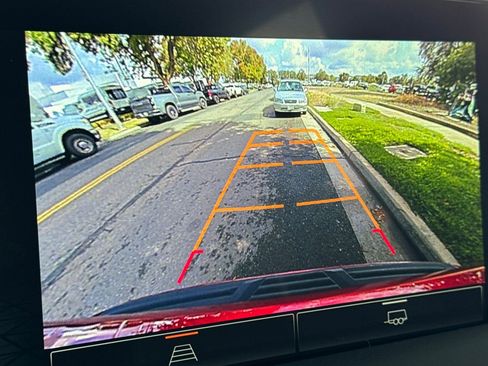 Used 2024 GMC Yukon SLT image 27