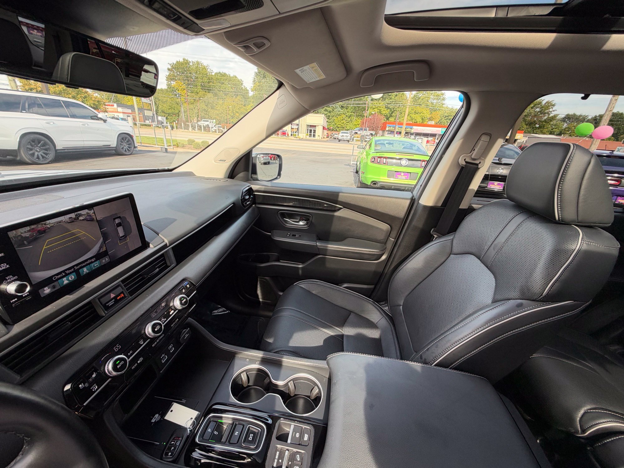 Used 2025 Honda Pilot Elite image 24