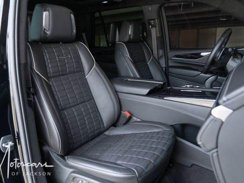 Used 2023 Cadillac Escalade V image 31