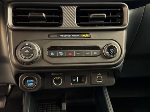 New 2025 Ford Maverick Lariat w/ Black Appearance Package image 31