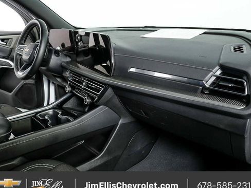 Certified 2025 Chevrolet Traverse LT FWD image 22