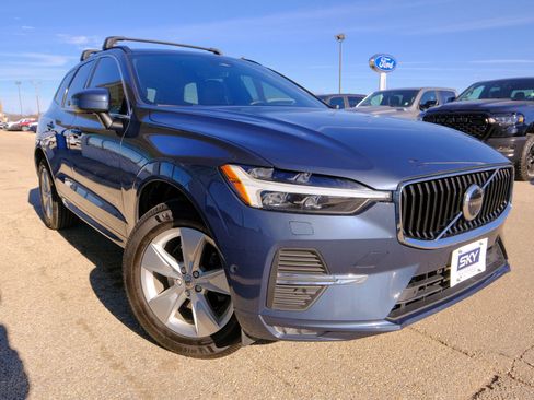 Used 2022 Volvo XC60 B5 Momentum image 13