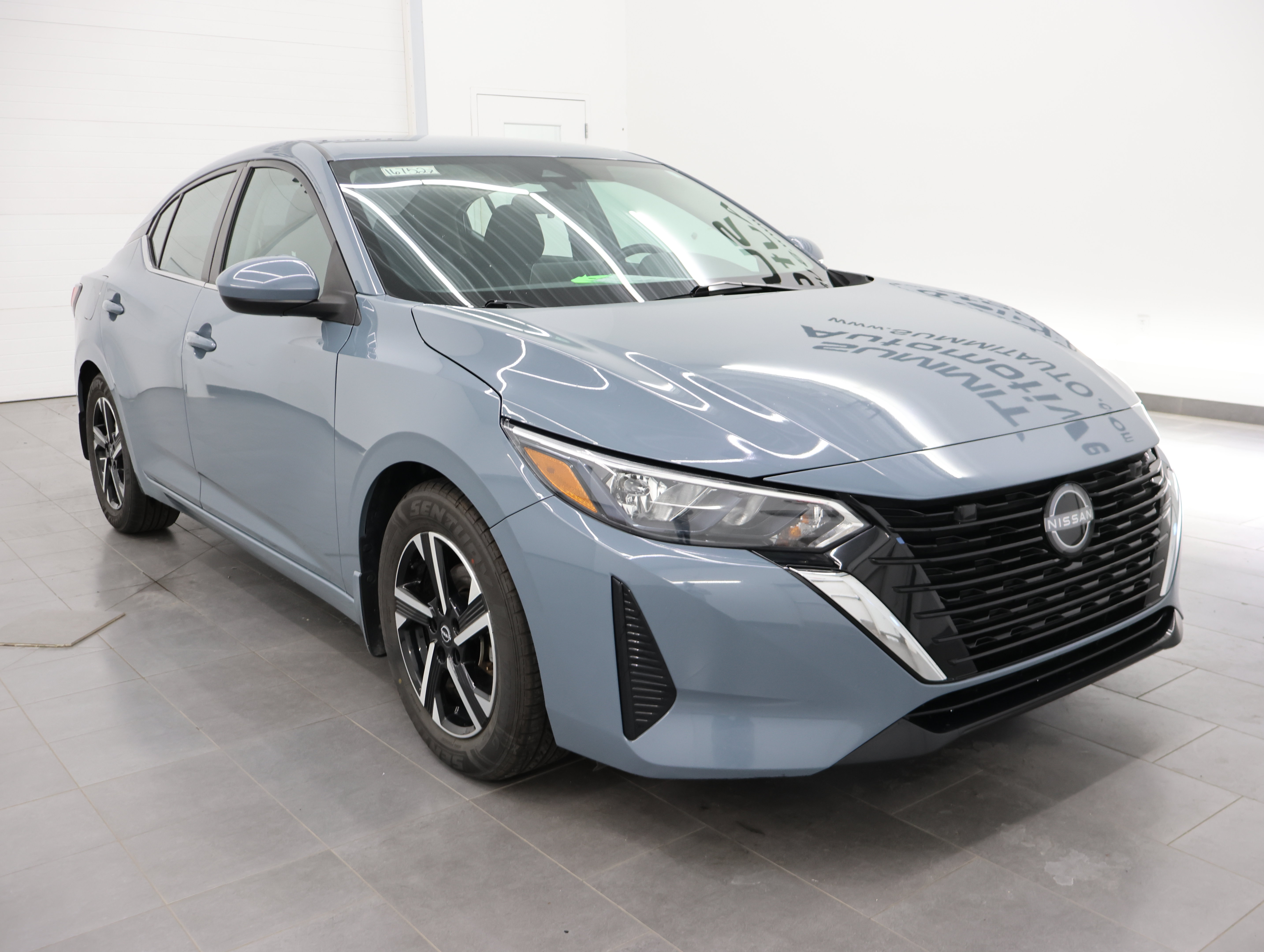 Used 2024 Nissan Sentra SV FWD image 2