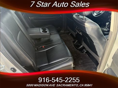 Used 2017 Toyota Highlander XLE image 18