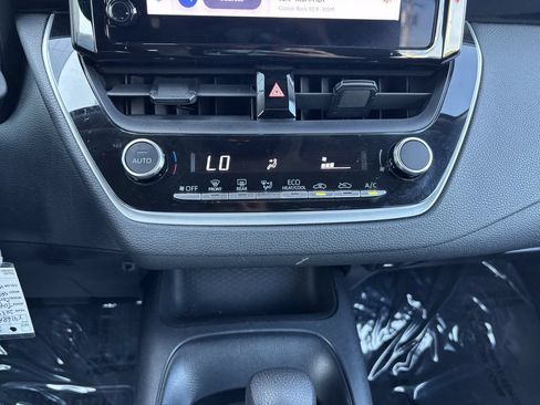 Used 2023 Toyota Corolla LE FWD image 19