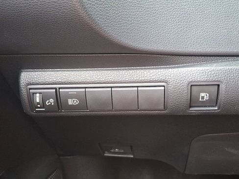 Certified 2025 Toyota Corolla LE image 22